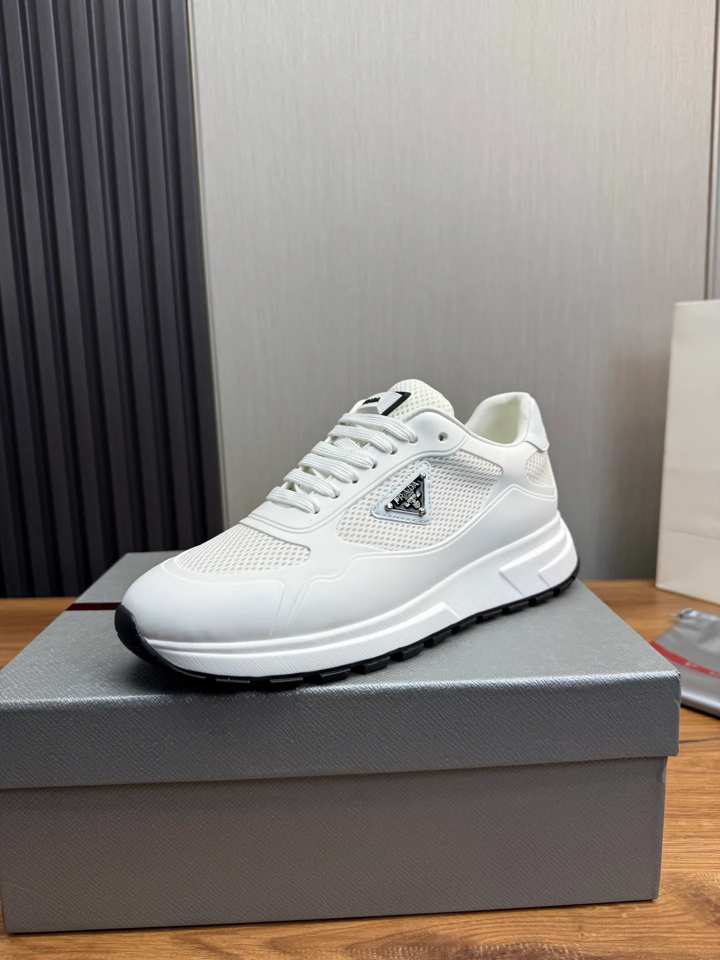 Men's shoes 💰580💰 [PRADA] Autumn and winter hot men's shoes shipped 👏Official website synchronized ⬆️Original fly-woven cowhide fabric + cowhide lining, 1⃣️:1⃣️reproduction, original sole, 38-45 (45. Customized, non-refundable)